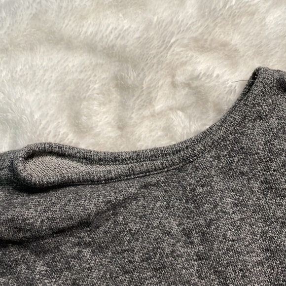 Forever 21‎ Cross Long Sleeve - Picture 4 of 5